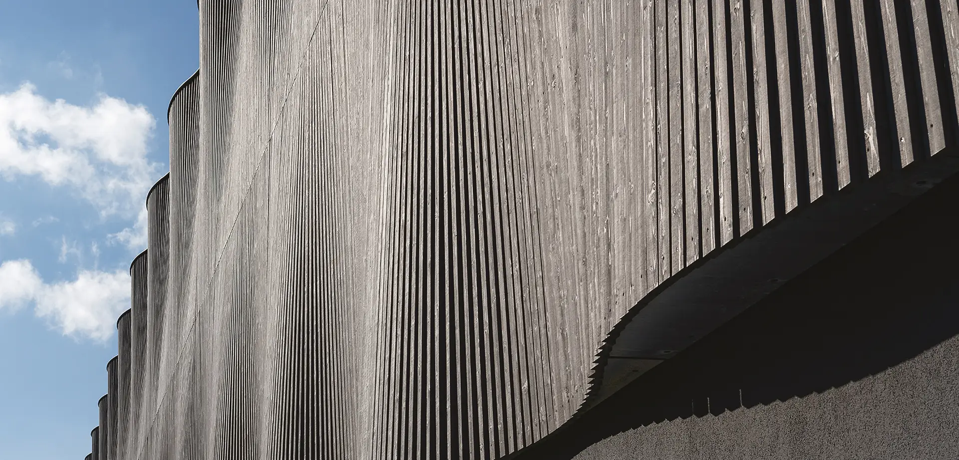 F97 Foto Aussen Header