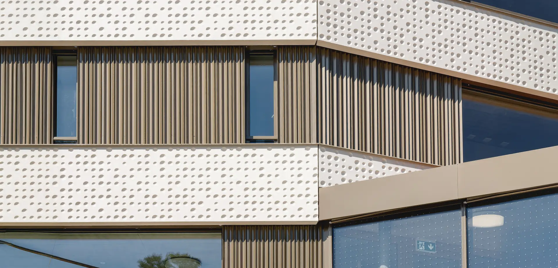 G90 Foto Aussen Header